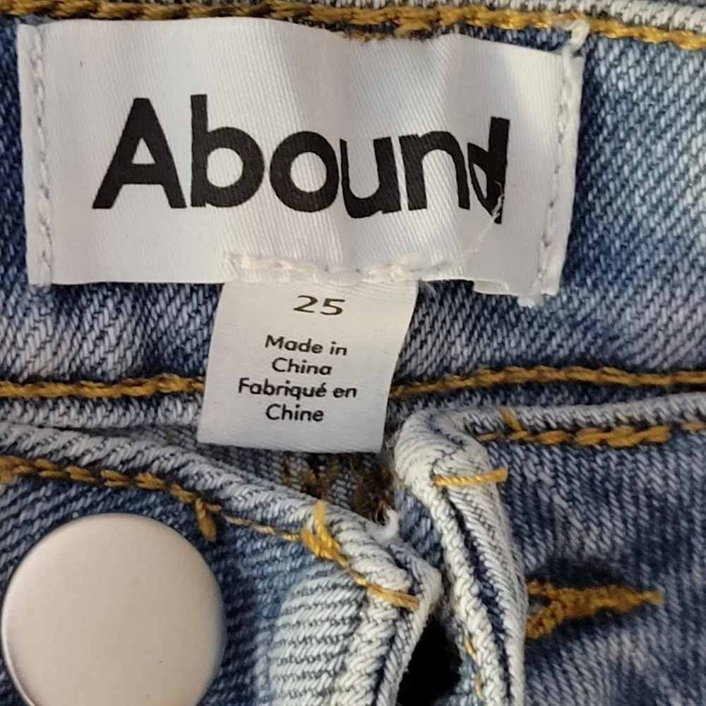 Abound 25 Slim Bootcut Jeans Light Wash Distressed Frayed Hem Stretch Denim